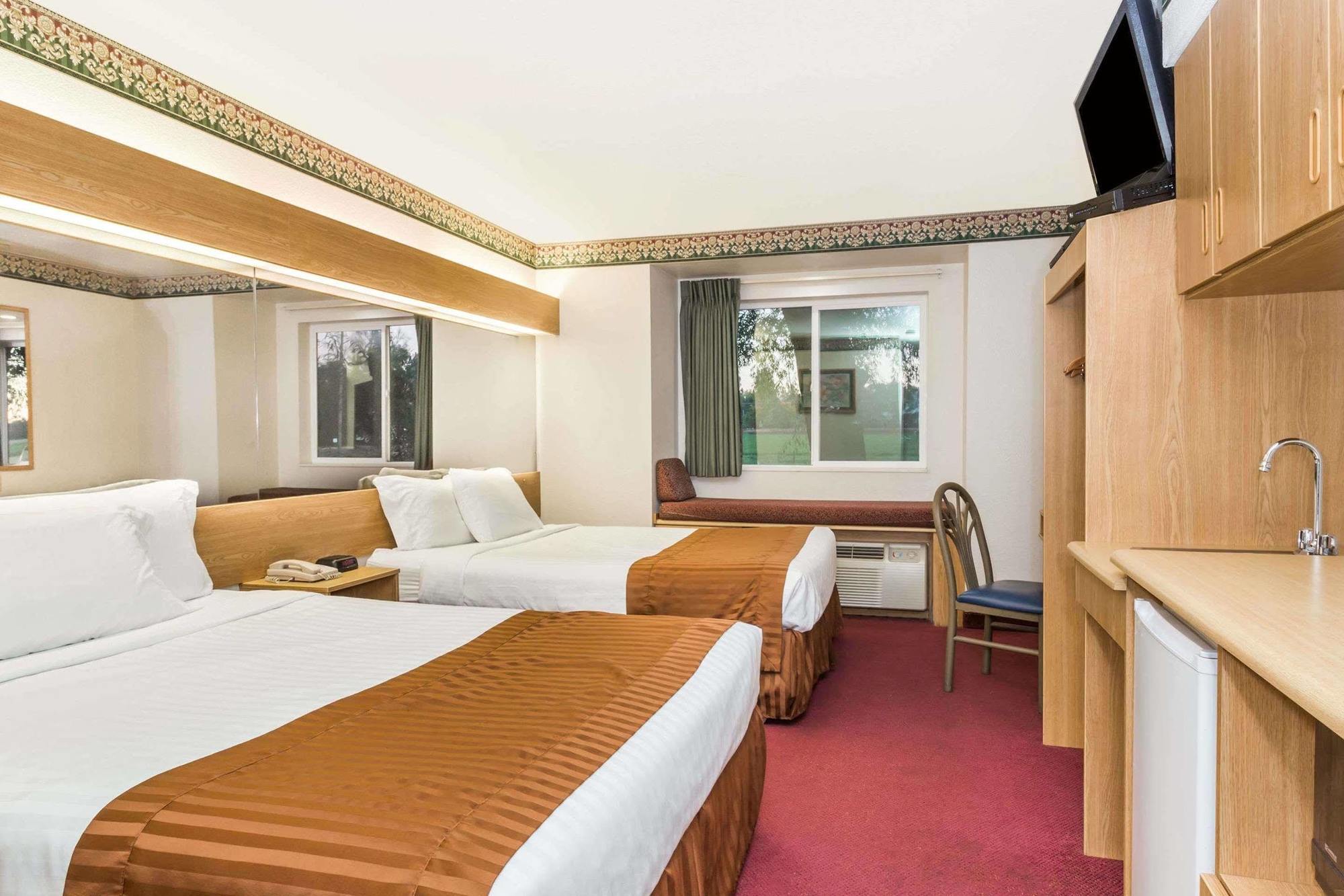 Boarders Inn & Suites By Cobblestone Hotels - Brush Exteriör bild